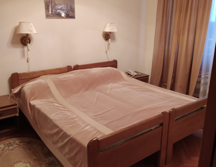 Джуниор сюит 2-местный 2-комнатный с балконом и душ.кабиной №403 ЮГ корпус 2 - Санаторий «Первомайский» Евпатория