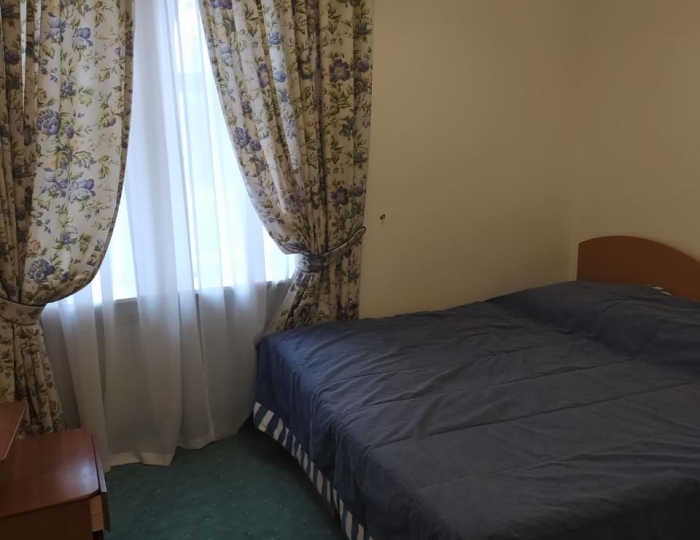 Джуниор сюит 4-местный 3-комнатный без балкона №4 Восток корпус 2 - Санаторий «Первомайский» Евпатория