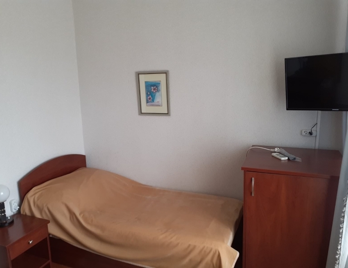 Стандарт 1-местный 1-комнатный с балконом и душем ЮГ корпус 1 - Санаторий «Первомайский» Евпатория