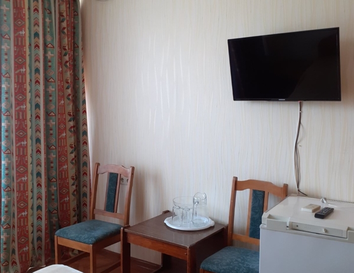 Стандарт 2-местный 1-комнатный с балконом и душем ЮГ корпус 1 - Санаторий «Первомайский» Евпатория