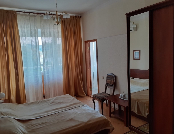 Стандарт 2-местный 1-комнатный с длинным балконом и ванной Юг корпус 1 - Санаторий «Первомайский» Евпатория